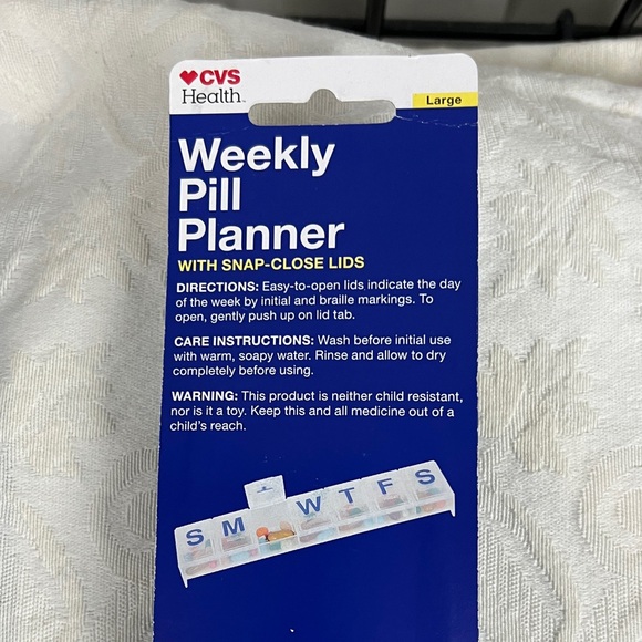 CVS Health Pill Splitter and Weekly Pill Planner Set - Picture 5 of 10
